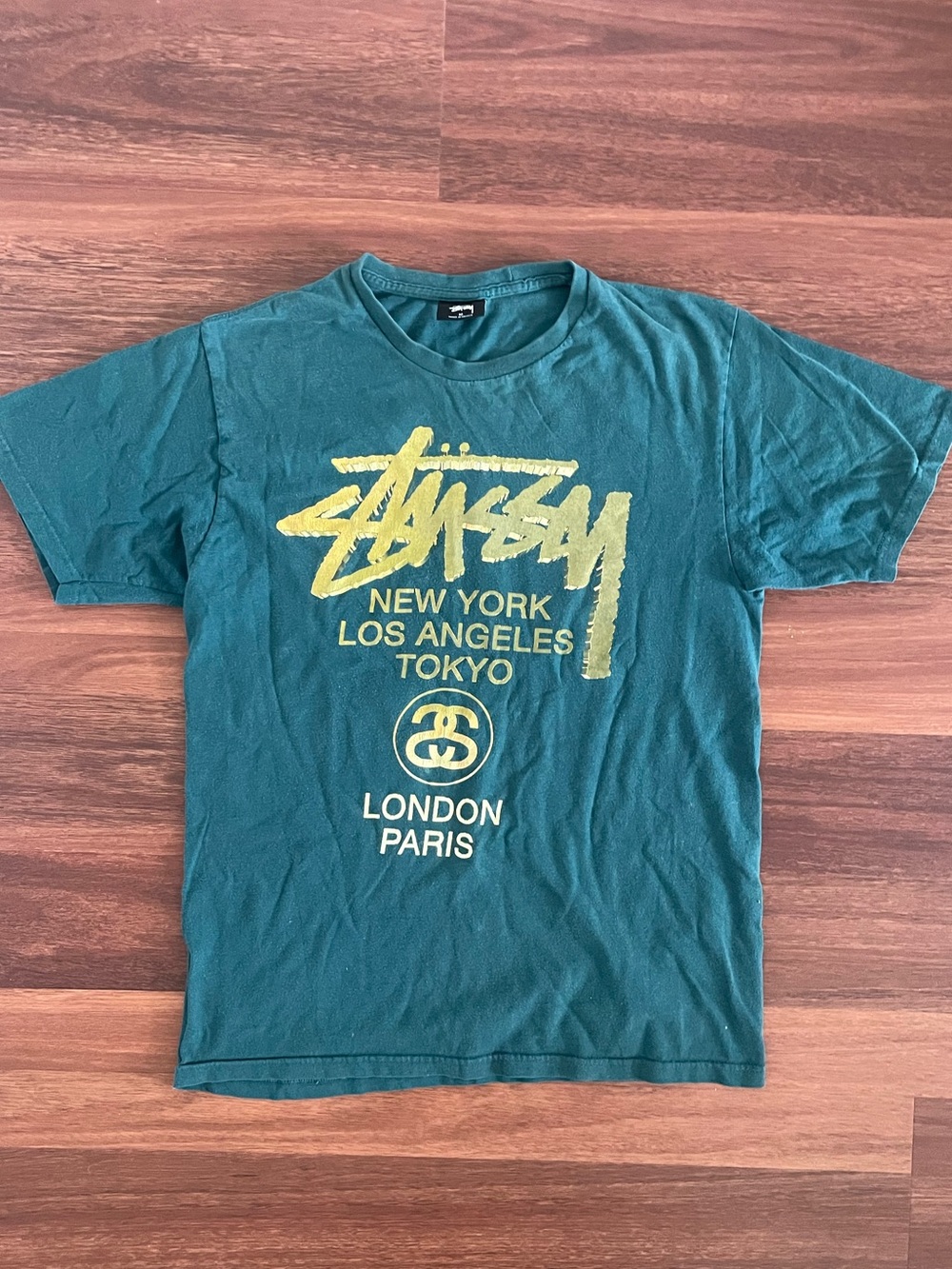 Stüssy green & yellow t-shirt